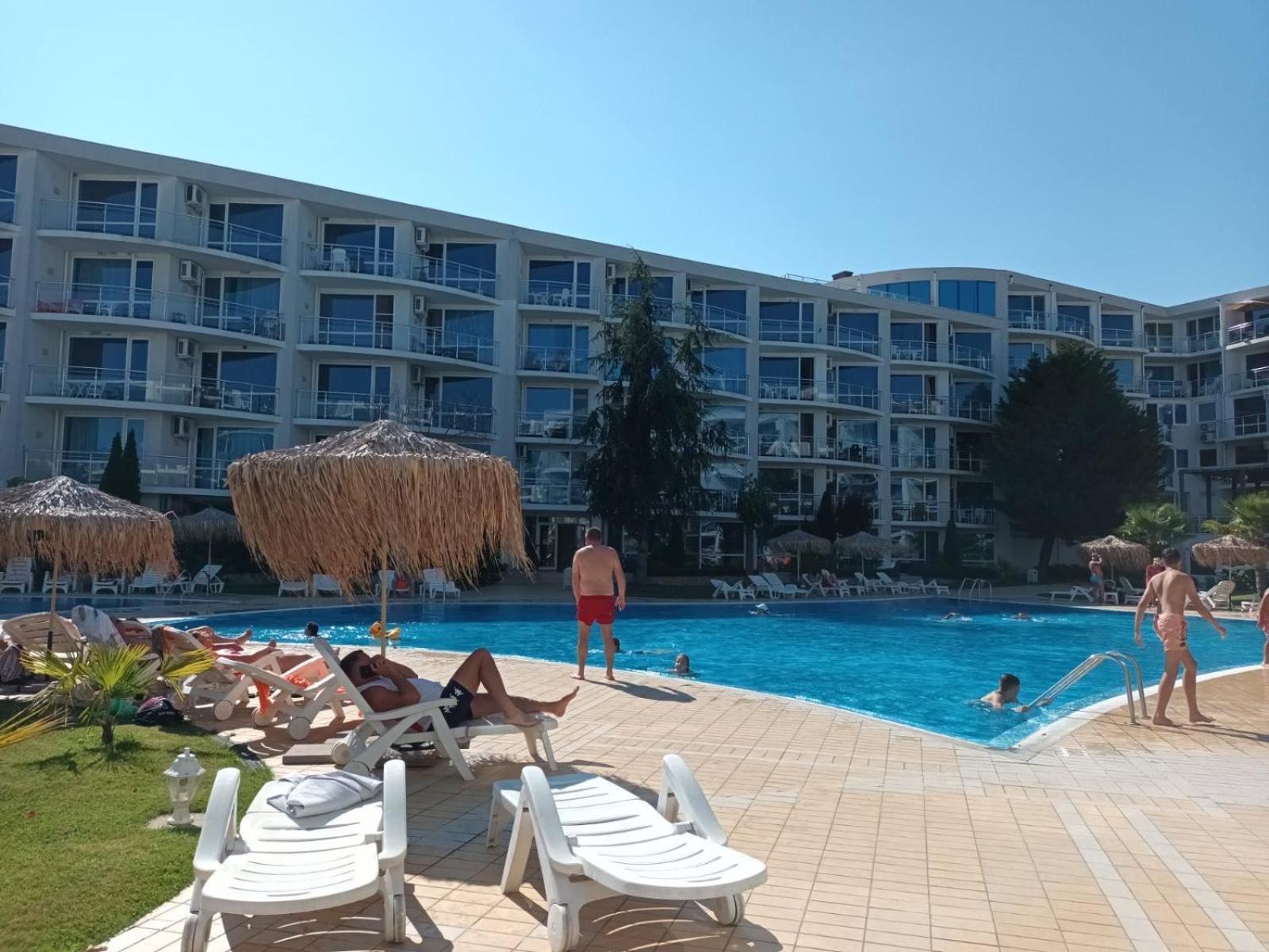 Design Studio In Atlantis Resort&Spa, Burgas Airport Luaran gambar
